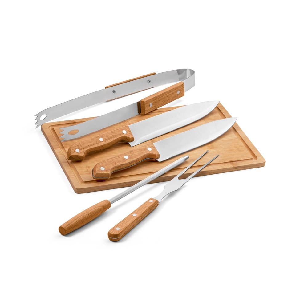 FLARE. Set per barbecue composto da tagliere in bambù e 5 utensili in legno e acciaio inox - vista 1