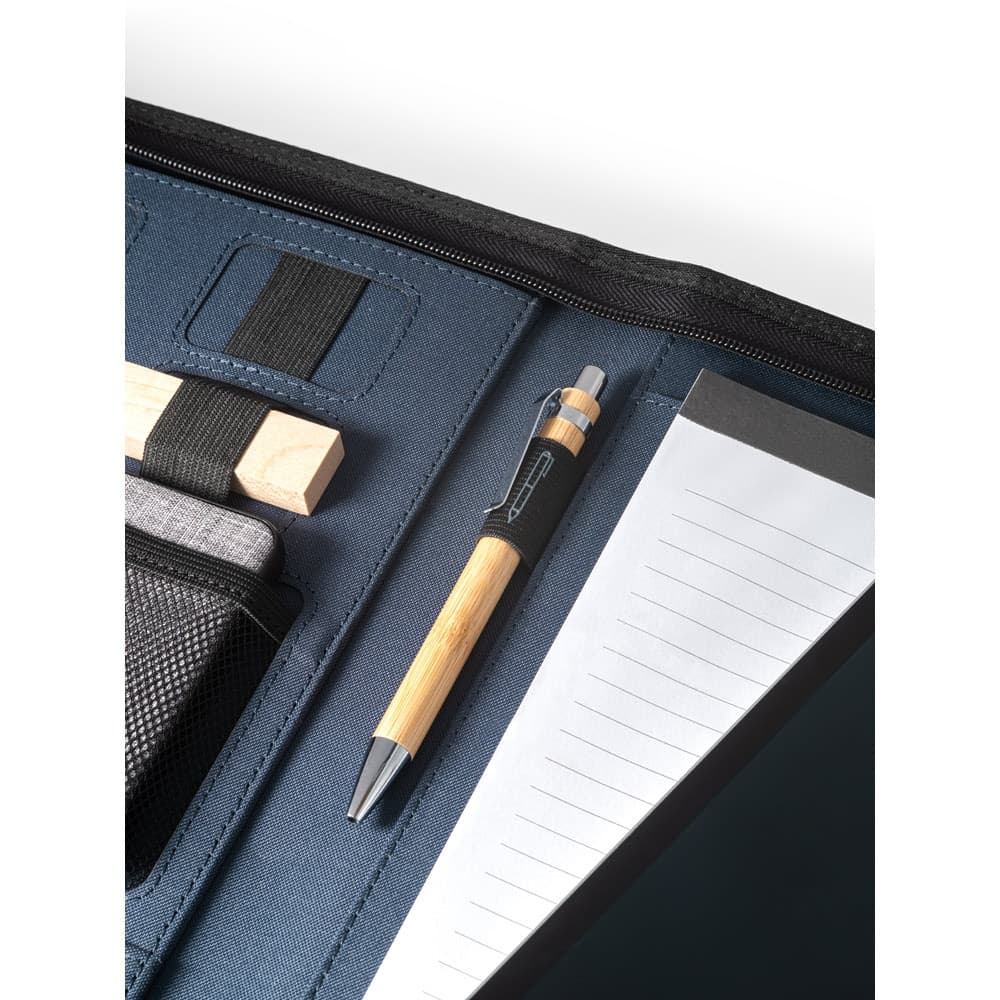 EMERGE FOLDER. Cartella A4 in poliestere riciclato (100% rPET) 300D con chiusura zip - vista 5