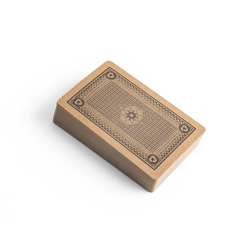 FISCHER. Mazzo di 54 carte classiche in carta kraft, con materiale certificato FSC™ e altri materiali controllati - vista 1