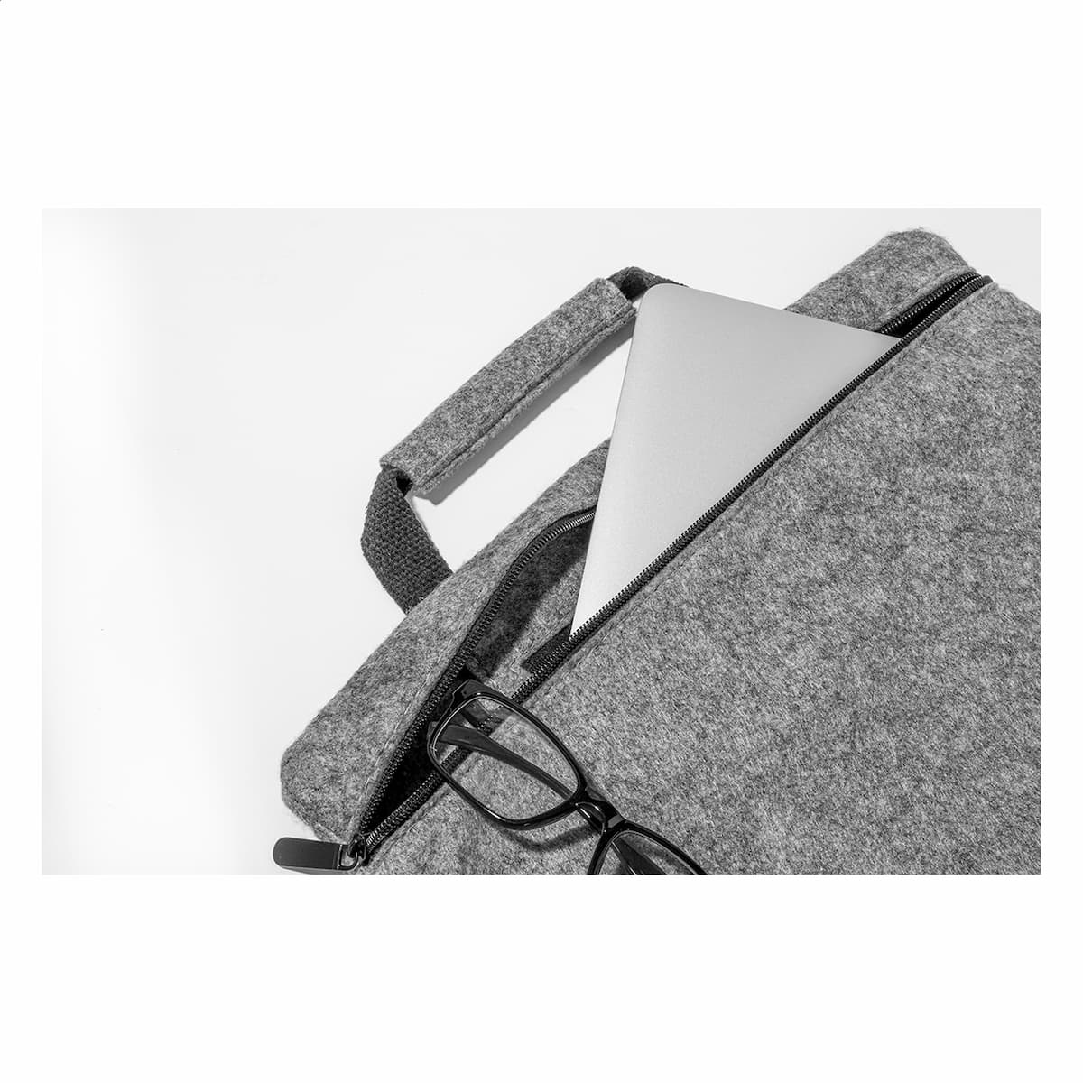 Refelt Laptop - vista 4